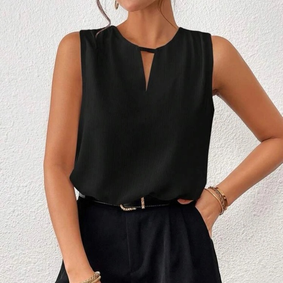 minimalist business casual Keyhole Neckline Sleeveless Blouse black - Picture 1 of 12